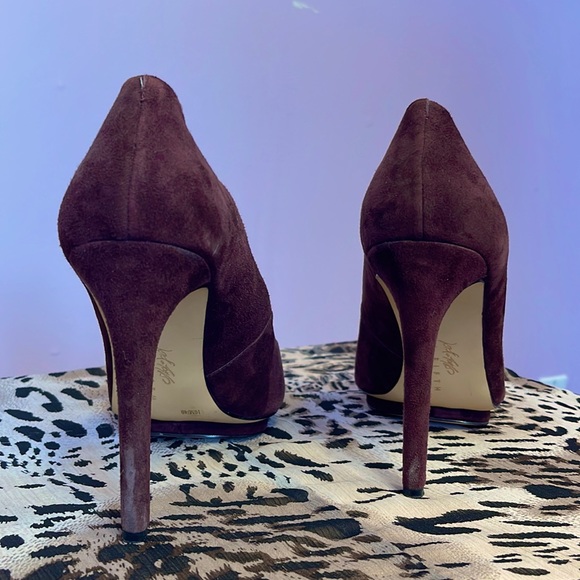 LORD + TAYLOR   |  424 FIFTH  |  BURGUNDY SUEDE 4” LADIES PUMP - Picture 4 of 7